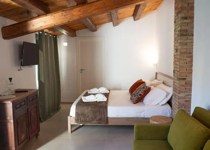 Dimora Lincoln Bed & Breakfast 3*