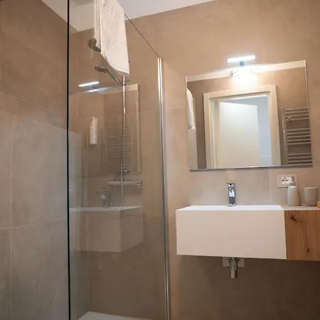 Dimora Lincoln Couette-café 3*